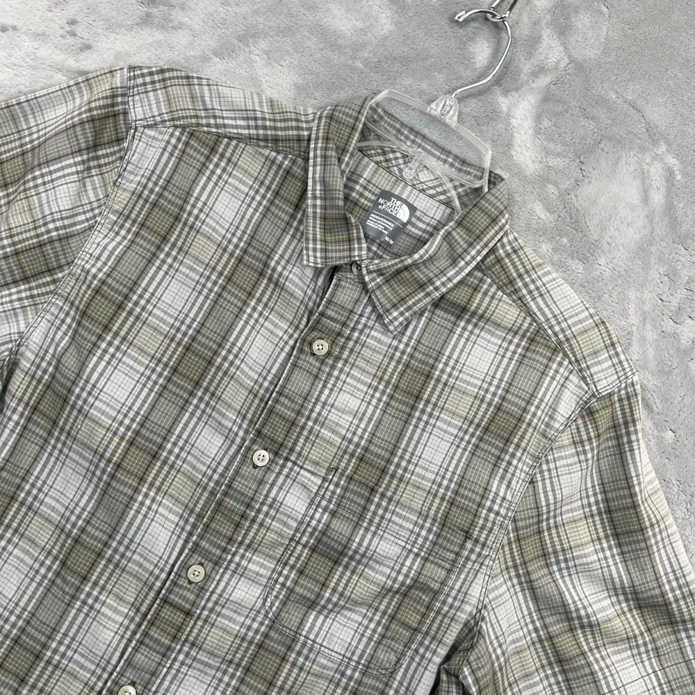 The North Face Button Down Shirt Mens M Grey Plaid Tekware Short Sleeve Pocket